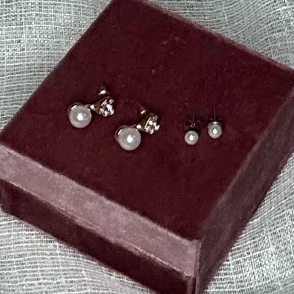 BRAND NEW 2 Pairs of Stunning Matching Earrings - Picture 4 of 9